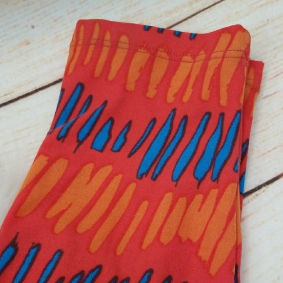 NWOT LulaRoe tall & curvy leggings butter soft - Picture 4 of 5